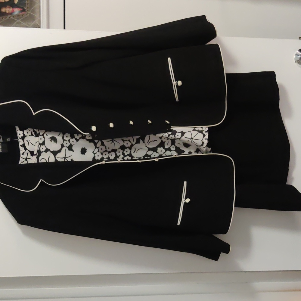 Sag Harbor Black and White Skirt Set